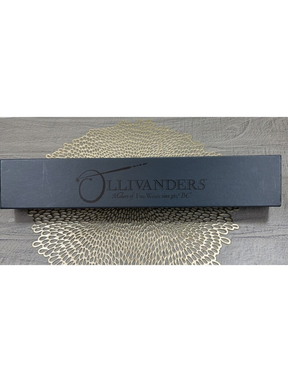 Ollivanders Hawthorne 6 Harry Potter Collectible Wand - Picture 1 of 5